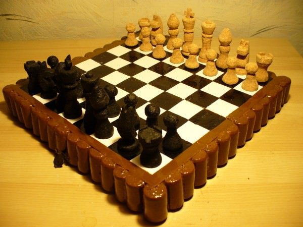 recyclart.org-chess-set-made-of-corks-2